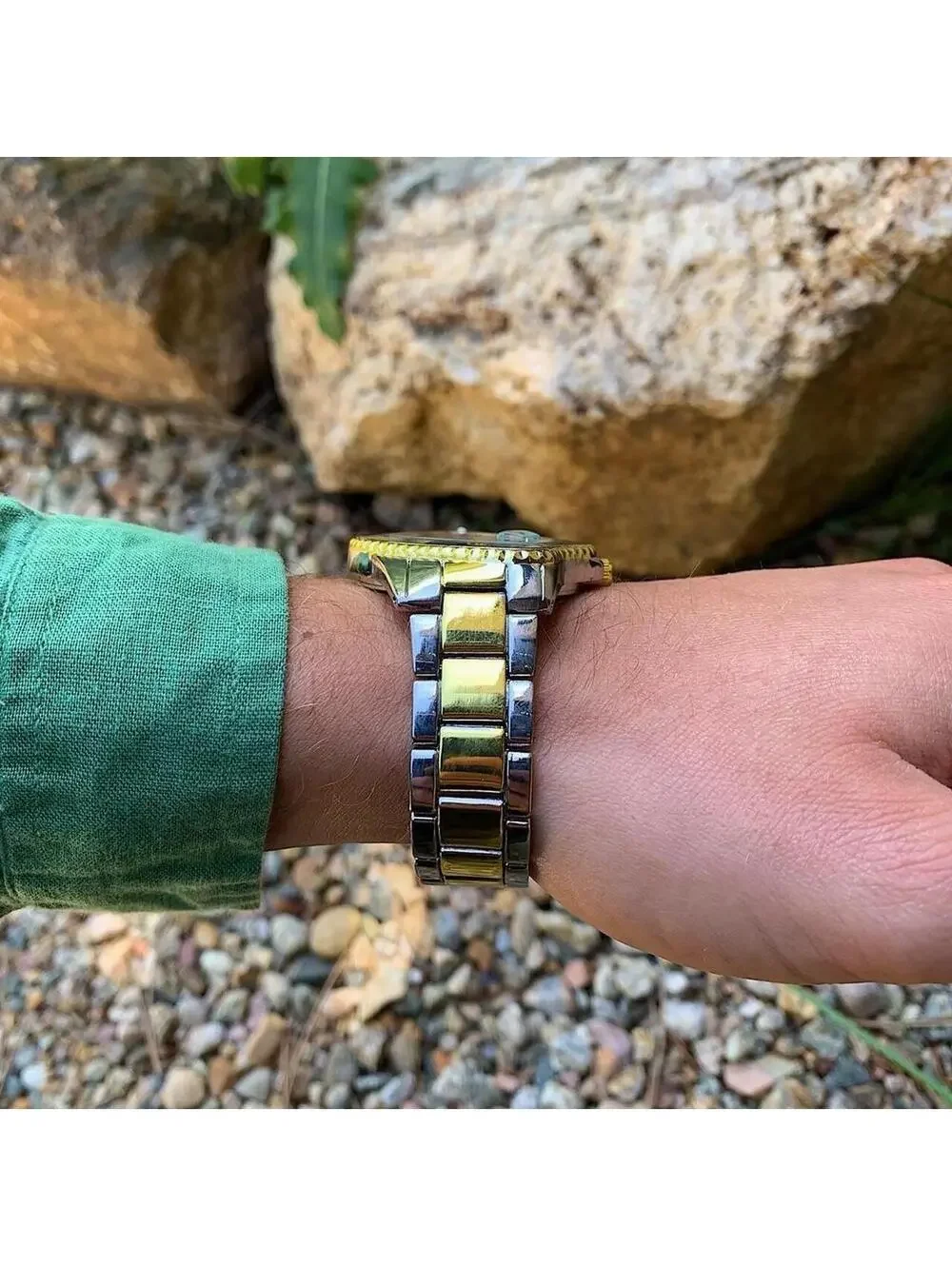 Classy Y2k 2000s vintage style essential minimalist warped oval retro stainless